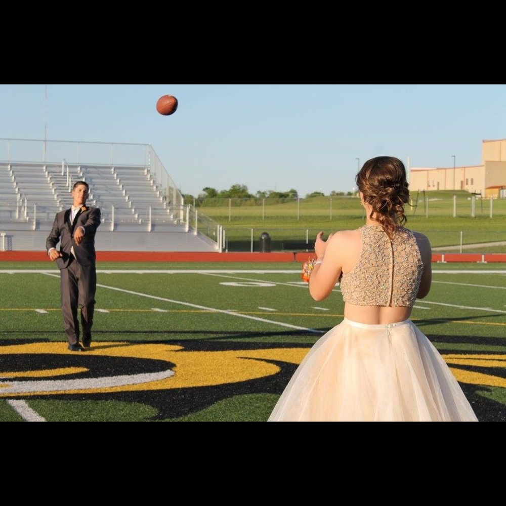 PROM DRESS - Picture 2 of 3